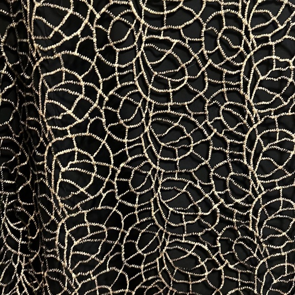 Black sleeveless top with gold embellishment. Size medium. Worn once! - Picture 3 of 4